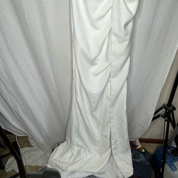 Katie May Come On Home NWT Twisted Strapless‎ Midi-Dress Ivory Satin Feel Small - Picture 3 of 9